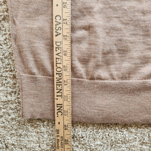 Banana Republic Extra Fine Knit Washable Merino Wool Sweater Size M Color Camel - Picture 6 of 10